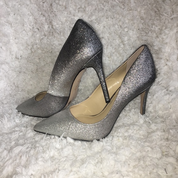 jessica simpson silver pumps